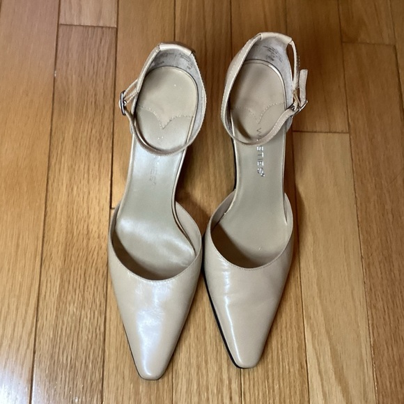 Leather nude heels, vintage, size 6 but fits bigger - Picture 12 of 13